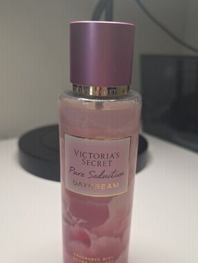 Victoria's Secret Pink & Gold Pure Seduction Daydream Mist - 90% Full